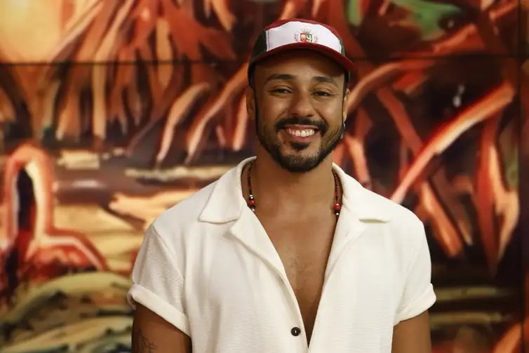 Rio de Janeiro (RJ), 03/02/2026 – O carnavalesco da escola de samba Acadêmicos do Grande Rio, Antônio Gonzaga, durante participação no programa Sem Censura, da TV Brasil. Foto: Fernando Frazão/Agência Brasil
