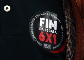 Pesquisa diz que 73% dos brasileiros apoiam fim da escala 6x1