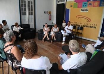 Secretaria de Cultura do Estado realiza escuta com comerciantes antes de iniciar reforma no Largo Pedro Archanjo | SECOM