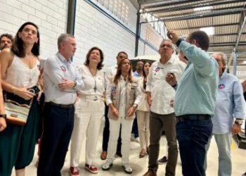 Bahia vira polo de produção de ambulâncias, gera 250 empregos diretos e já recebeu 419 veículos do Samu desde 2023 | SECOM