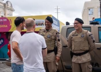 Batalhão de Policiamento Turístico da PM disponibiliza atendimento em cinco idiomas durante o Carnaval | SECOM