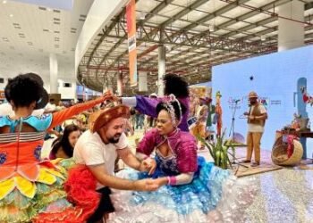 Turistas se despedem do Carnaval da Bahia já em clima de São João | SECOM