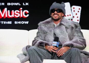 Final do futebol americano vira festa multicultural pró-imigrantes