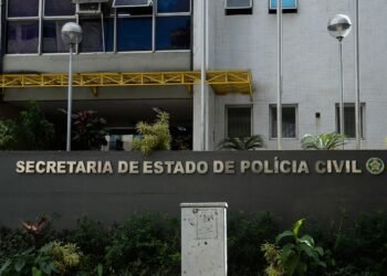 Polícia apreende bombas caseiras e diz que grupo faria atentado no Rio