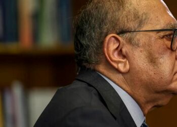 Gilmar Mendes suspende penduricalhos a membros do Judiciário e MP