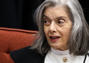 Vôlei: Cármen Lúcia libera participação de Tiffany em jogo em Londrina