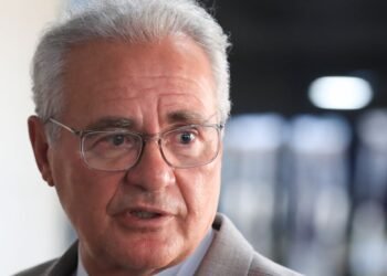 Senadores se reúnem com Fachin e pedem acesso à inquérito do Master