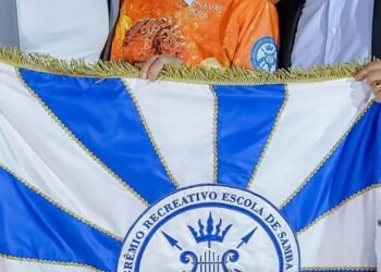 Mãe de Lula “canta” no samba-enredo da Acadêmicos de Niterói