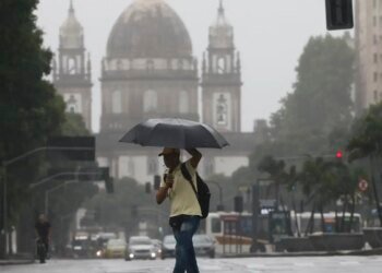 Chuvas intensas no Rio de Janeiro levam ao acionamento da Marinha