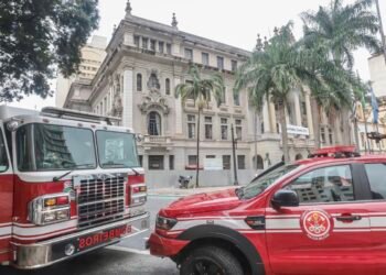 Incêndio atinge prédio da Faculdade de Direito da USP em São Paulo
