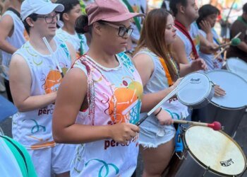 Bloco Percussomos do Amor ressalta inclusão no carnaval de Niterói