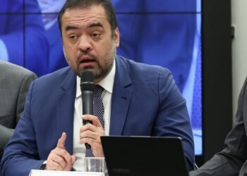 TSE retoma processo que pode cassar governador do Rio, Cláudio Castro