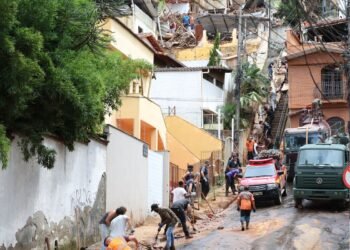Buscas em Juiz de Fora estão encerradas; moradores seguem fora de casa
