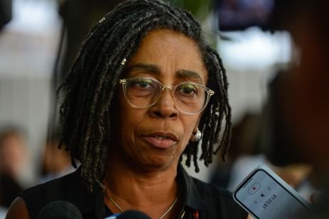 Rio de Janeiro (RJ), 05/03/2024 – A diretora-executiva da Anistia Internacional Brasil, Jurema Werneck, durante ato que pede justiça para o caso do adolescente Johnatha, morto por um policial militar do Rio de Janeiro.  Foto: Tomaz Silva/Agência Brasil