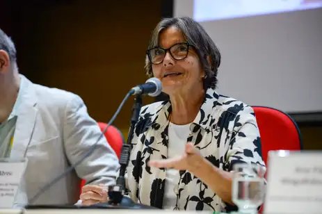 RIO DE JANEIRO (RJ), 07/07/2023 - A historiadora e pesquisadora do Projeto Passados Presentes, Professora do PPGH/UFF e pesquisadora do PPGHS da FFP/UERJ, Martha Abreu durante seminário O caso do navio escravagista Camargo, no Arquivo Nacional. Foto: Tomaz Silva/Agência Brasil