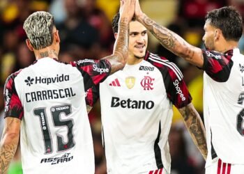 Flamengo atropela Madureira e disputa final do Carioca com Fluminense