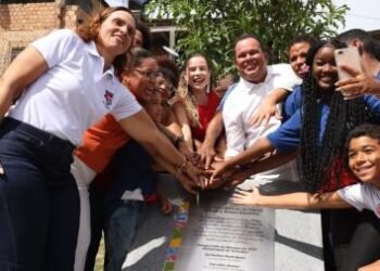 Governo do Estado inaugura dois colégios de tempo integral no bairro de Cajazeiras, em Salvador | SECOM