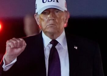 Dólar cai para R$ 5,16 após Trump indicar possível fim da guerra