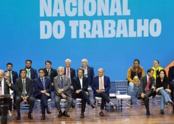 Fim do 6x1: Lula propõe negociação entre patrões, empregados e governo