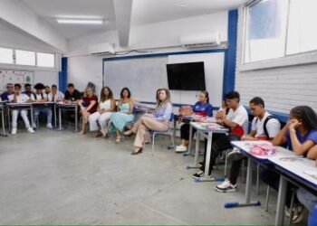 Dia M mobiliza escolas estaduais da Bahia com debates e ações de valorização das mulheres | SECOM