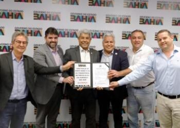 Governo do Estado assina ordem de serviço para construção de ponte em Alcobaça | SECOM