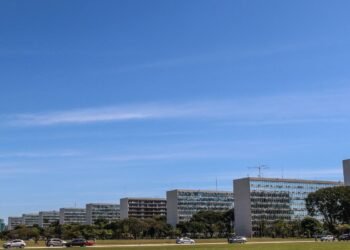 Governo bloqueia R$ 1,2 bilhão do Executivo e R$ 334 milhões de emendas
