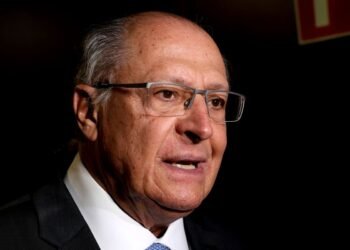 Governo prioriza abastecimento e segurar preço do diesel, diz Alckmin