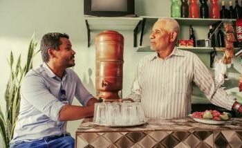 Dia Mundial da Água: Obras conectam famílias à água de qualidade no sudoeste baiano | SECOM