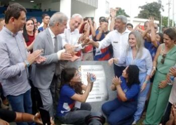 Obras viárias, para educação e equipamentos de saúde entregues pelo Estado ampliam acesso a serviços em Medeiros Neto | SECOM