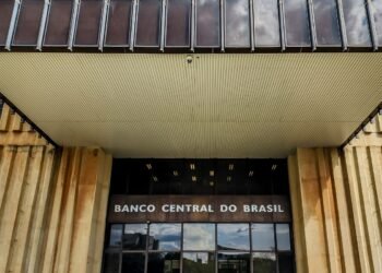 Mercado eleva previsão da inflação para 4,17% este ano