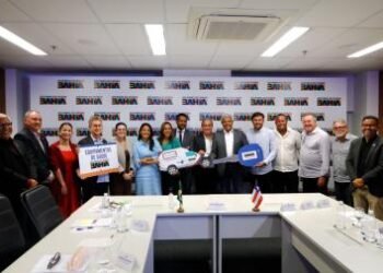 Equipamentos e ambulância entregues ampliam atendimento de saúde em Cabaceiras do Paraguaçu | SECOM