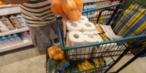 Prévia da inflação de março fica em 0,44%, pressionada por alimentos