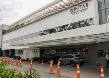 Bolsonaro é internado em UTI hospitalar com broncopneumonia bilateral