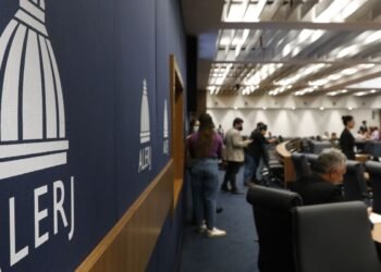 PL pede que governo tampão do RJ seja exercido por presidente da Alerj