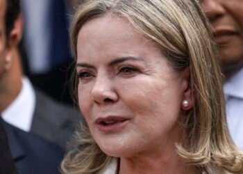 Gleisi confirma que deixa Secretaria de Relações Institucionais dia 31