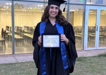 Brasileira vence concurso internacional de biologia quântica