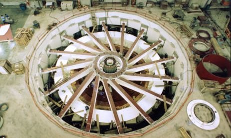 São Paulo (SP), 09/04/2026 - FOTO DE ARQUIVO - Turbina geradora de Itaipu. Oswaldo Ballarin, Executivo da Nestlé e da Brown Boveri contratou torturador como relações públicas. Foto: Memória de Eletricidade/Divulgação