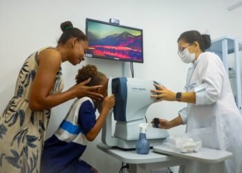 Alunos da rede municipal passam por exames oftalmológicos e receberão óculos gratuitamente – Prefeitura Municipal de Candeias.