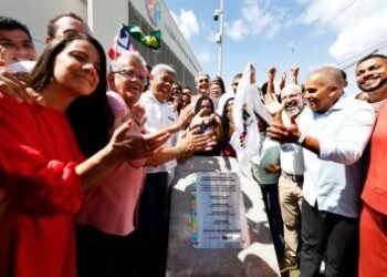 Governador inaugura escola de tempo integral e autoriza pacote de obras para ampliar infraestrutura em Mata de São João | SECOM