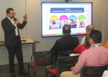 Sistema de Avaliação de Políticas Públicas é apresentado a servidores do TCE/BA | SECOM