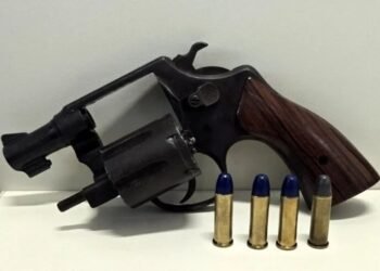 PM detém motorista e aprende arma de fogo na Bahia