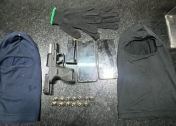 PM baiana prende 2 homens por porte ilegal de arma de fogo