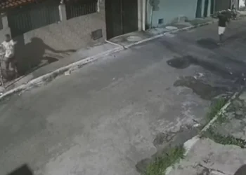Câmera flagrou execução de 3 homens na RM de Salvador; vítimas tentaram fugir