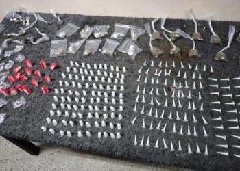 PM apreende drogas na Bahia; suspeitos fugiram depois da troca de tiros