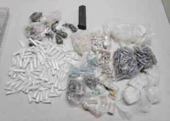 PM prende três suspeitos e apreende drogas na Bahia