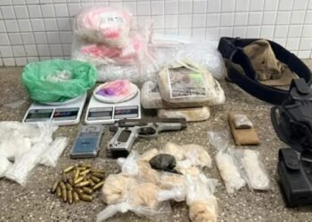PM prende suspeito, apreende drogas e pistola calibre 9mm na Bahia