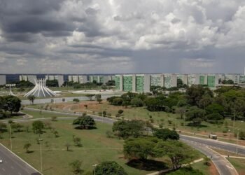 Auxílio-alimentação de servidores públicos federais sobe para R$ 1.192