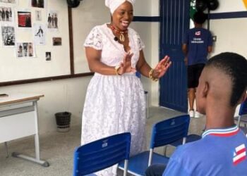 Palestra sobre empreendedorismo negro fortalece reflexões no Maio Antirracista em escola estadual de Salvador | SECOM