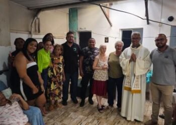 Mês das Mães Solidário: Servidores da Secom entregam arrecadações para idosas do Lar Elizabete | SECOM