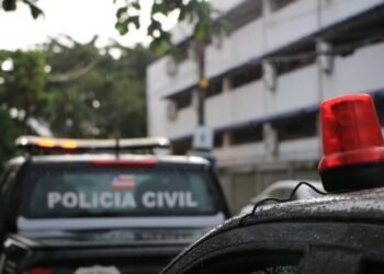 Investigado por homicídio se apresenta e é preso na Bahia